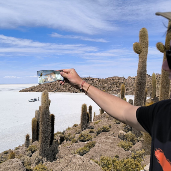 Reálná příroda na Salaru z bolívijské bankovky.