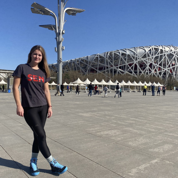 Pekingský národní stadion, kterému se také díky své podobě přezdívá Ptačí hnízdo.