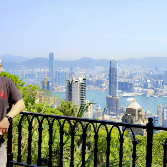 Klient CK SEN na Victoria Peak v Hongkongu.