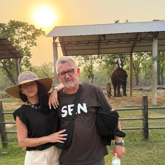 SEN klienti při návštěvě sloní rezervace v Indii.