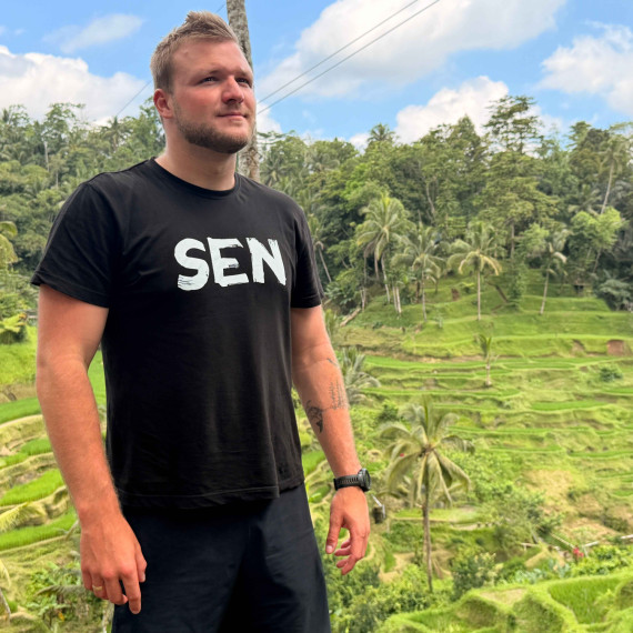 Na rýžových polích v Indonésii.