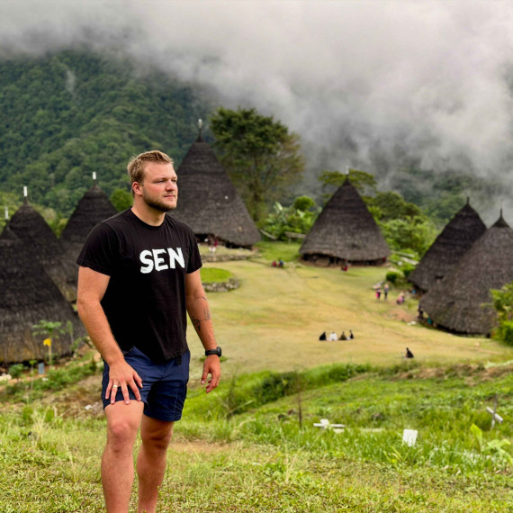 Návštěva místního indonéského kmene.