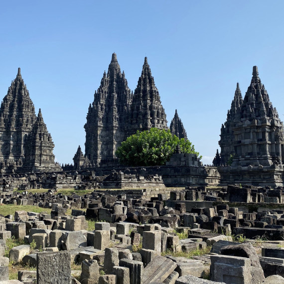 Hinduistický chrám Prambanan na ostrově Jáva v Indonésii.