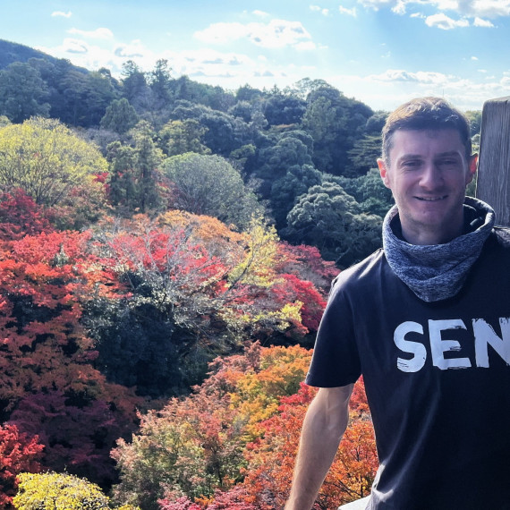 Japonské zahrady hrající všemi barvami podzimu.