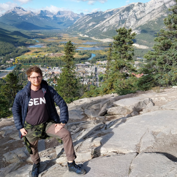 Pohled na město Banff z hory Tunnel Mountain.