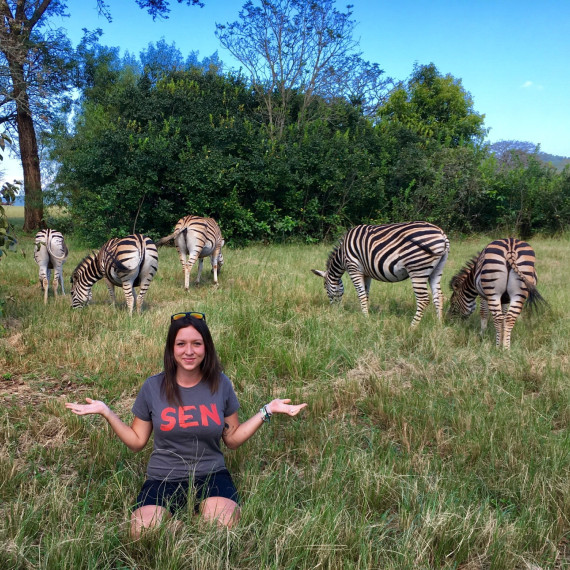 Naše SEN průvodkyně a pasoucí se zebry.