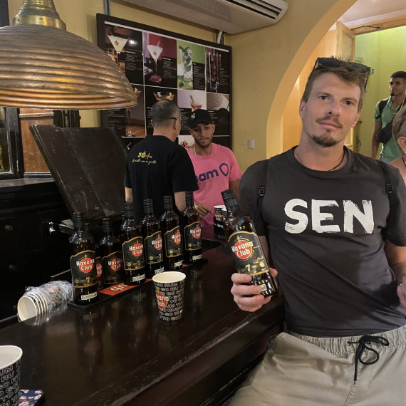 Zastávka v kubánském baru na jedno poctivé mojito.