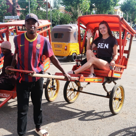 Madagaskarské taxi k vašim službám.