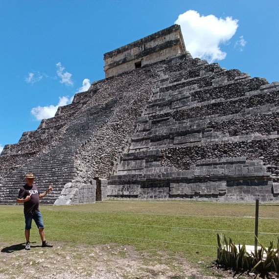 SEN klient u pyramidy Chichén Itzá – na vlastní oči u jednoho ze 7 divů světa.
