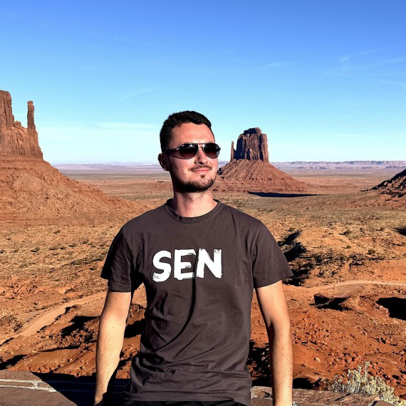 SEN v Monument valley.