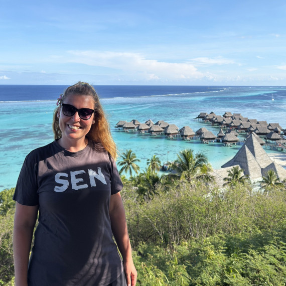 Naše průvodkyně Daniela na poznávacím zájezdu ve Francouzské Polynésii.