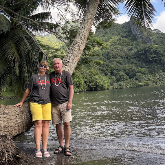 SEN cestovatelé si užívají klid a pohodu ostrova Moorea ve Francouzské Polynésii.