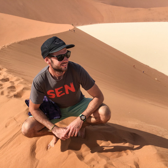 Na písečné duně v namibijské poušti.