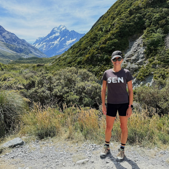 Nový Zéland – česká SEN průvodkyně u majestátní hory Aoraki / Mt. Cook.