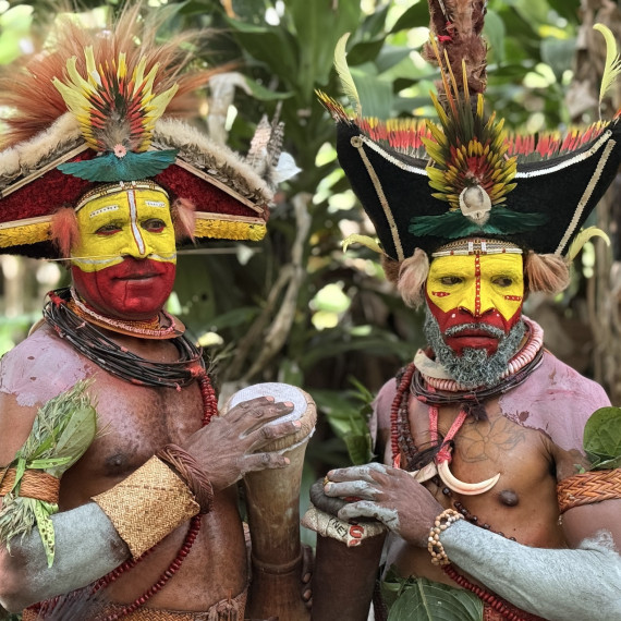 Domorodé kmeny ostrova Papua Nová Guinea. 