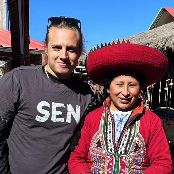 Fotka s místní peruánskou indiánkou.