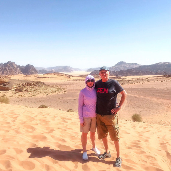 SEN klienti při prohlídce pouště Wadi Rum v Jordánsku. 