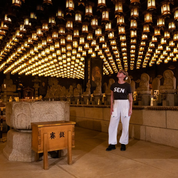 Interiér chrámu chrámu Daishō-in v Japonsku.