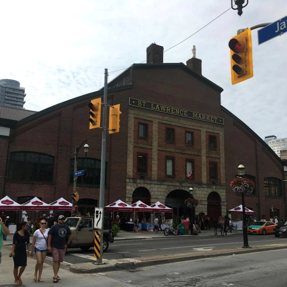 St. Lawrence Market v Torontu