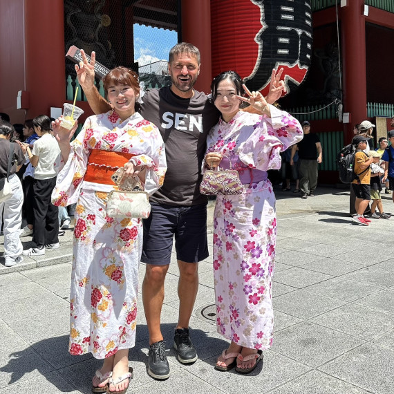 SEN v Asakusa v Tokiu.