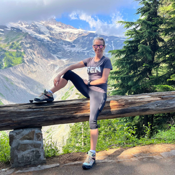 CK SEN průvodkyně u sopky Mount Rainier.