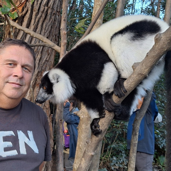 Setkání s lemurem na Madagaskaru.