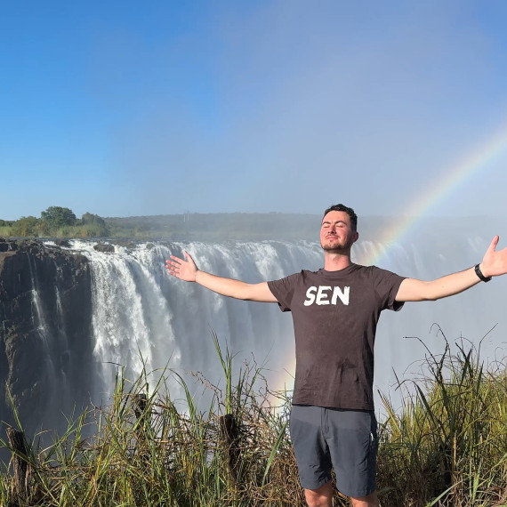 Duha nad Viktoriinými vodopády.