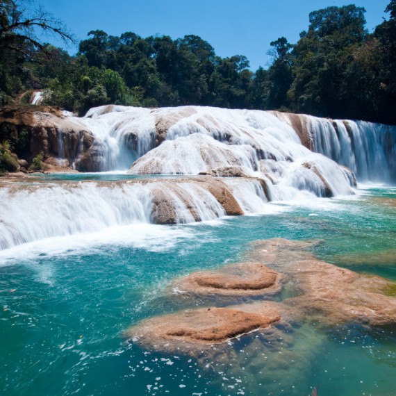 Vodopády Agua Azul lákají k osvěžení