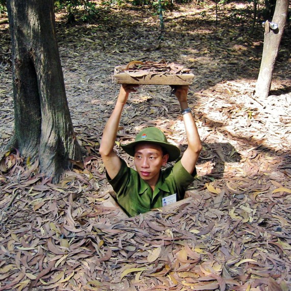 Prohlídka známých Cu Chi tunelů