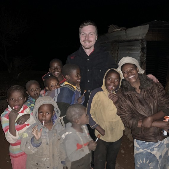 Setkání s místními dětmi 