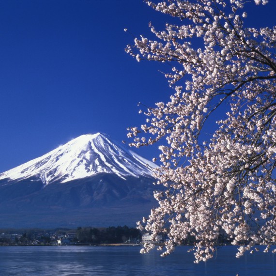Výhled na Mt. Fuji z jezera Hakone