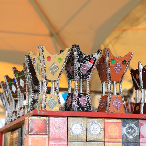 Nákup tradičních suvenýrů 