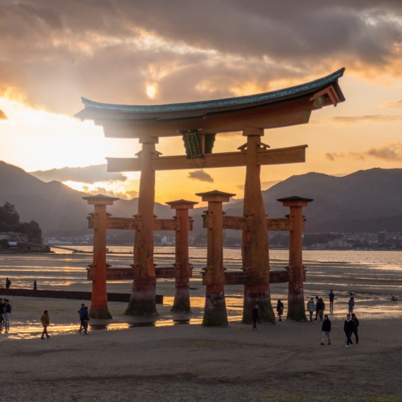 Brána Torii při západu slunce