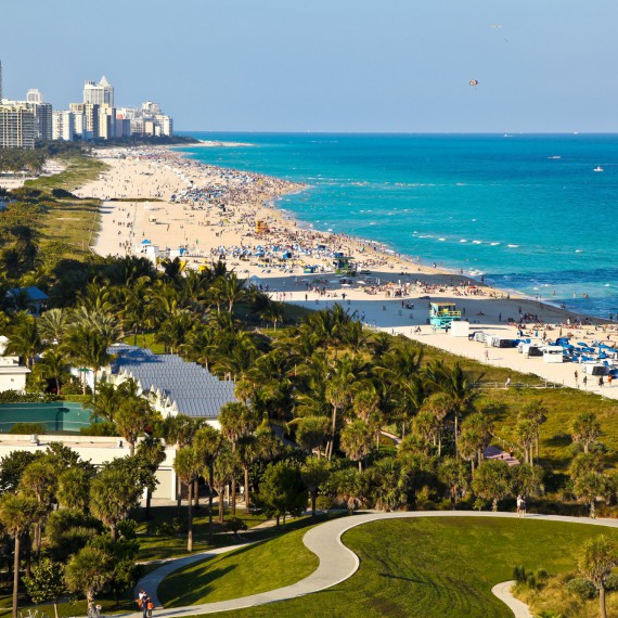 Proslulou pláž Miami Beach zná každý