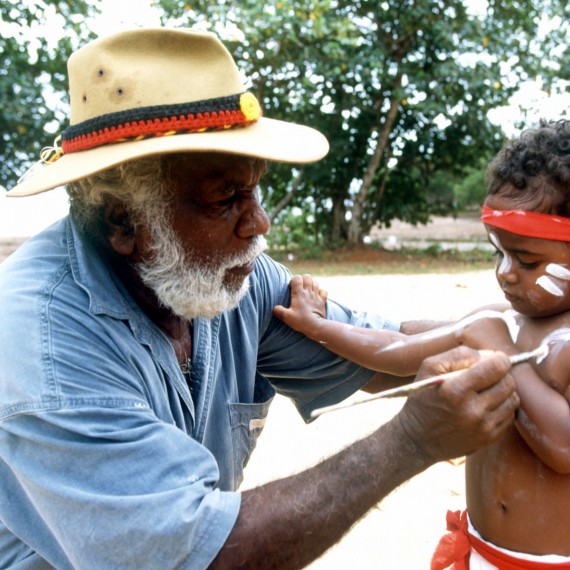 Setkání s lidmi z kmene Pitjantjatjara Anangu