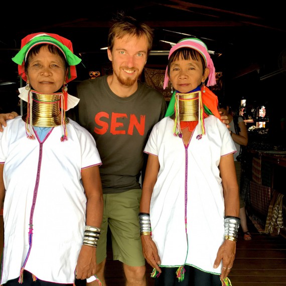 Na návštěvě u dlouhokrkých žen v Barmě