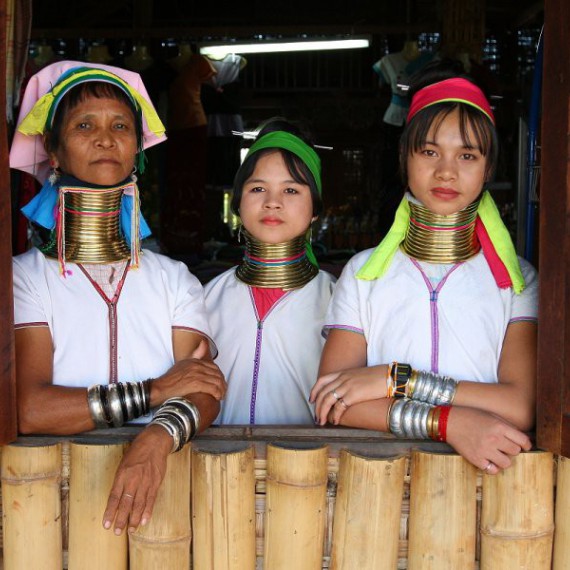 Objevíte kmen dlouhokrkých žen