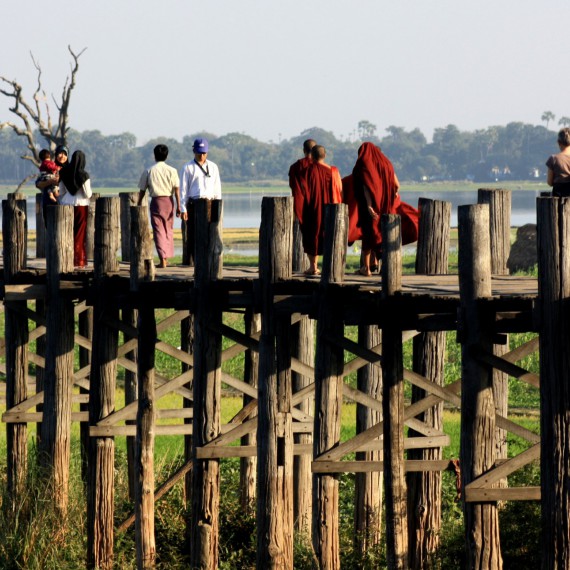 Po týkovém mostě se také projdeme