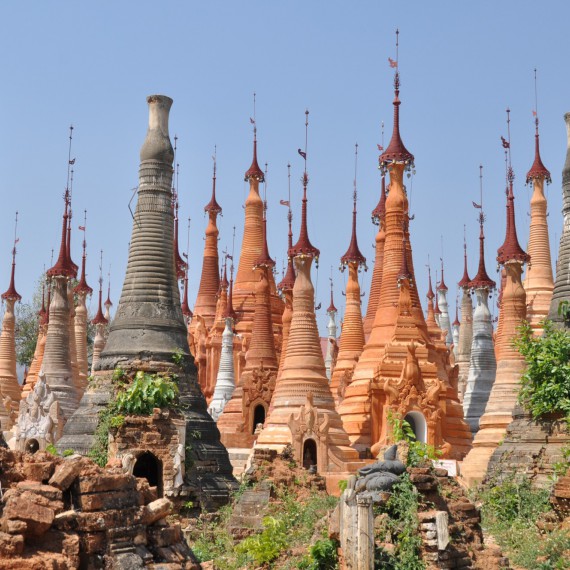 Uvidíte, jak budhistická architektura splynula s krajinou