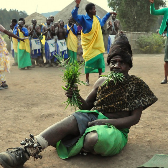 Vystoupení Ruhengerů představuje ochranu horských goril