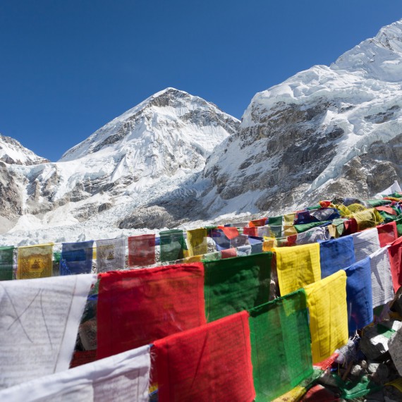 Zasněžené vrcholy Himálajských osmitisícovek 