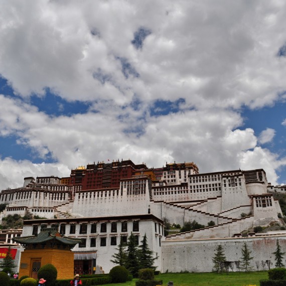 Vysvětlíme si, proč zde Dalajláma již více než půl století nepobývá