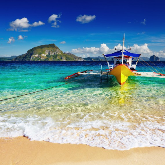 Plavba tradiční loďkou na Filipínách 