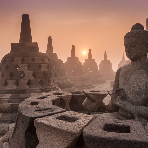 Borobodur - největší buddhistický chrám světa