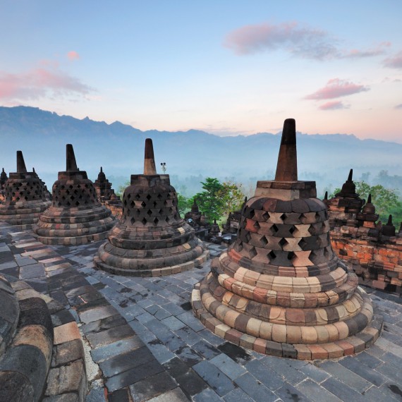 Borobodur - největší buddhistický chrám na světě 