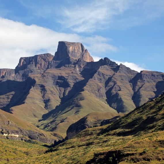 Typická krajina na Lesothské náhorní plošině 