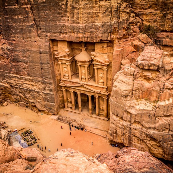 Petra se svojí Pokladnicí patří k nejkrásnějším památkám na světě