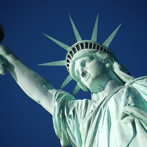 Socha svobody ve městě, které nikdy nespí