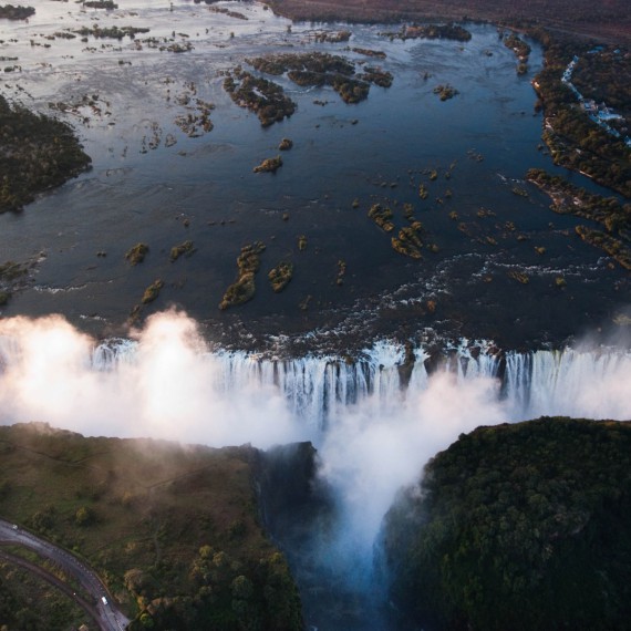 Pohled z helikoptéry na Vic falls