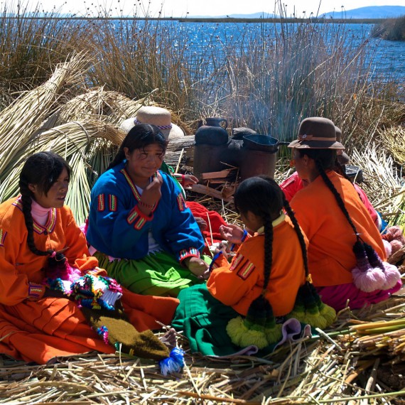 Místní zde stále žijí tradičním životem